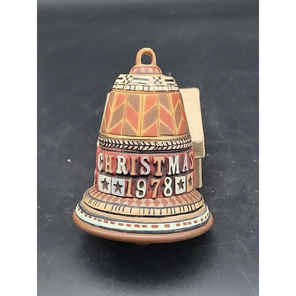1978 HALLMARK SCHNEEBERG BELL ORNAMENT NO BOX Vintage Carved Boho